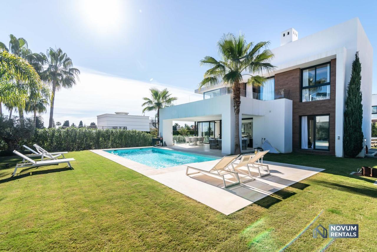 Extravagant 5-bdrm - Heated Pool & Gym *